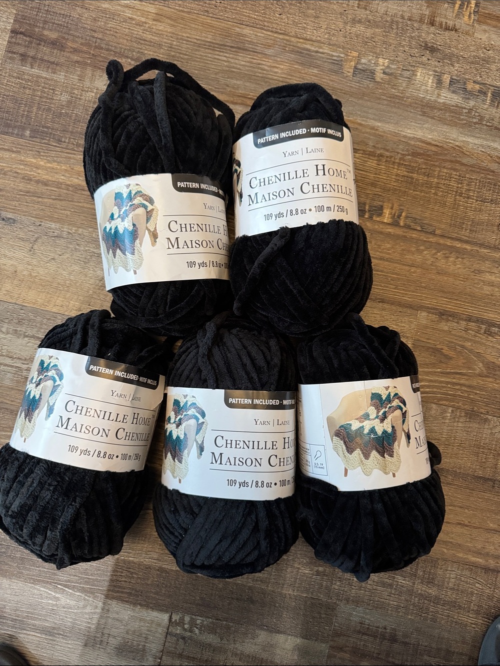 Plush Chenille Yarn - Black
